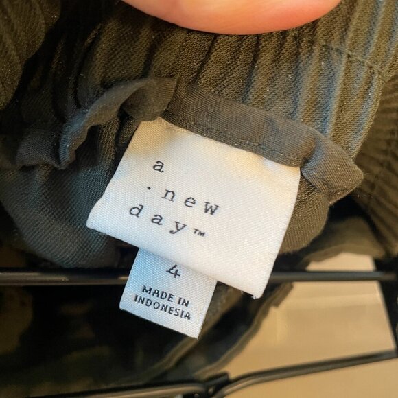 A New Day Green Ankle Trouser Pants Size 4 - Picture 6 of 7